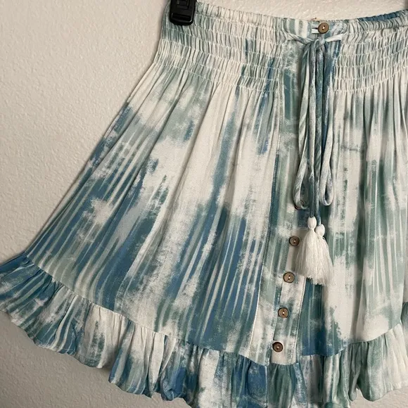 🆕 NWT blue green and white tie dye high waisted mini skirt