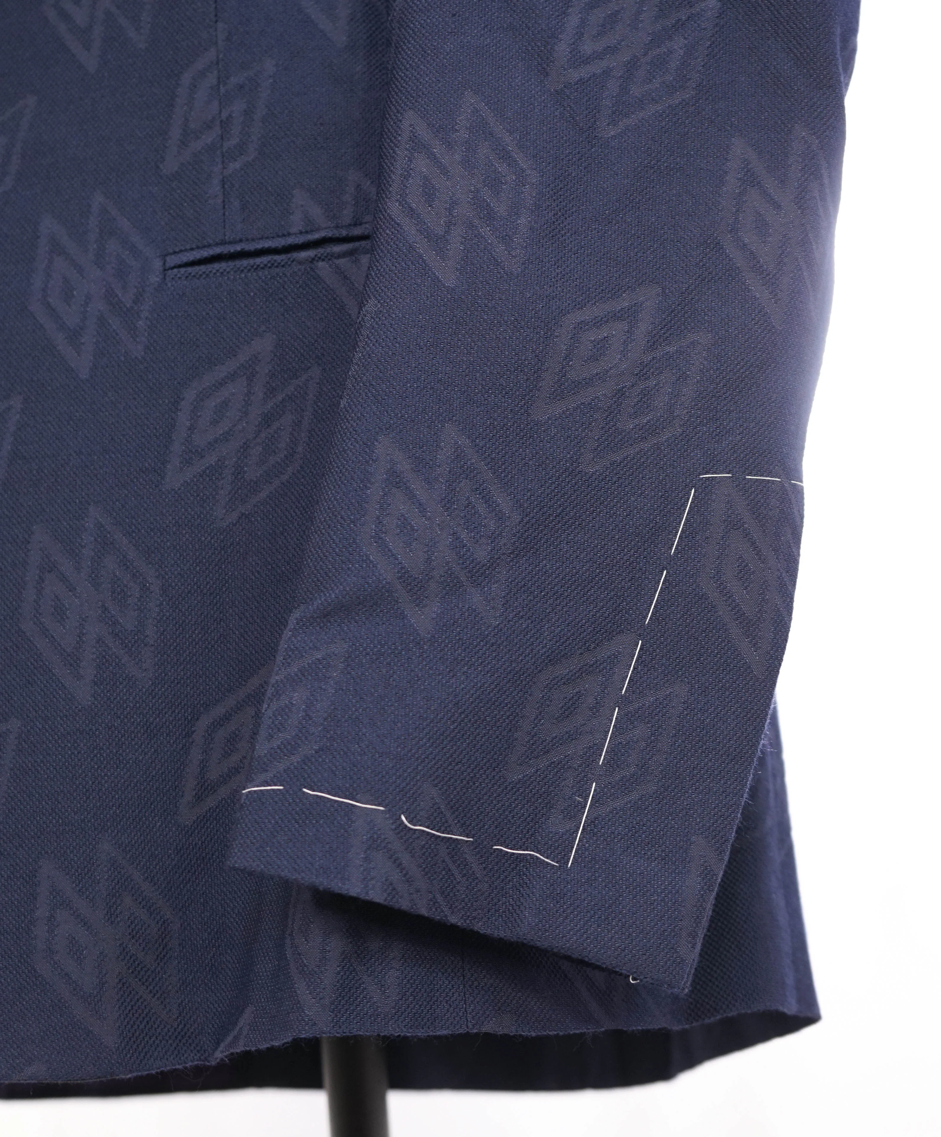 $5,995 RALPH LAUREN PURPLE LABEL - Blue Diamond-Jacquard Single-Breasted - 40R