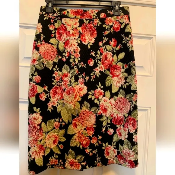 Anthropologie Maeve Stretch Knit Back Zip Pencil Skirt Floral Black Pink SzMed