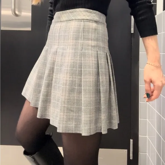 Aritzia Sunday best grey plaid pleated high waisted skirt olive micro mini skirt