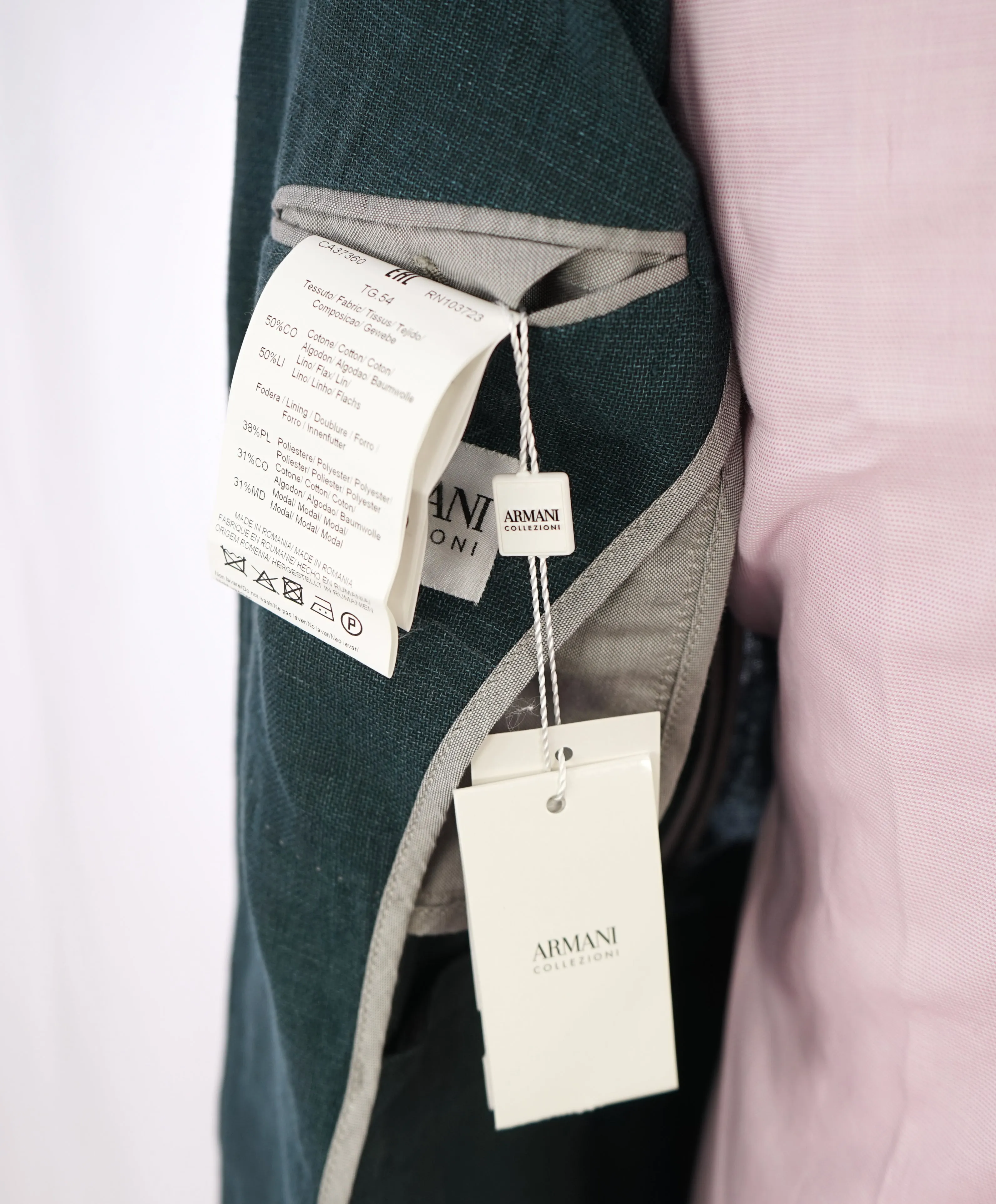 ARMANI COLLEZIONI - Sage Green W Cream Buttons Semi-Lined Linen Blazer -  42R