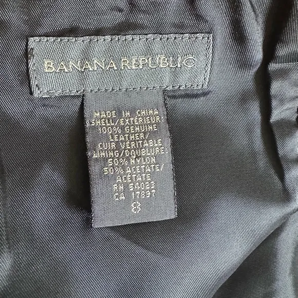 Banana Republic black leather pencil skirt side topstitch details size 8