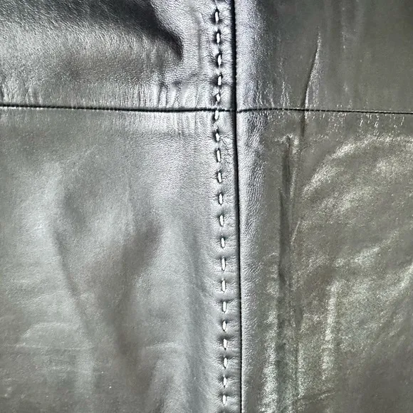 Banana Republic black leather pencil skirt side topstitch details size 8