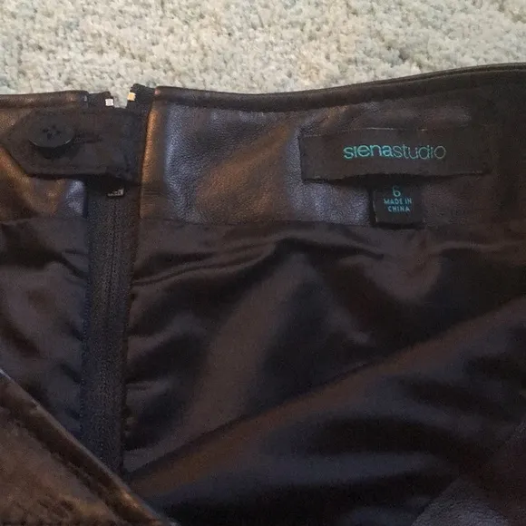 Black 100% Lambskin Leather Siena Studio skirt