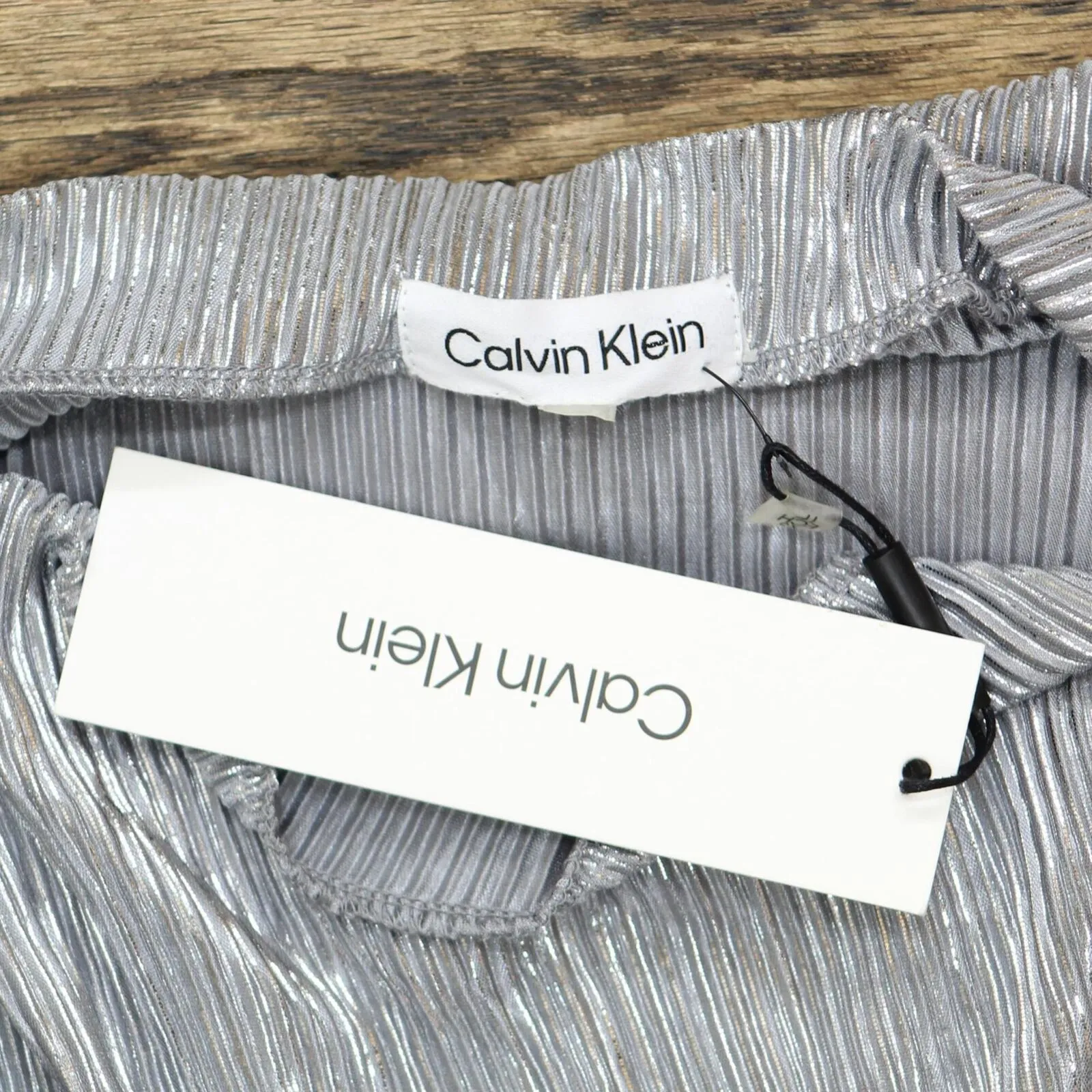 Calvin Klein Womens Sleeveless Pleated Metallic Top M2XHM865 Silver Gray XS
