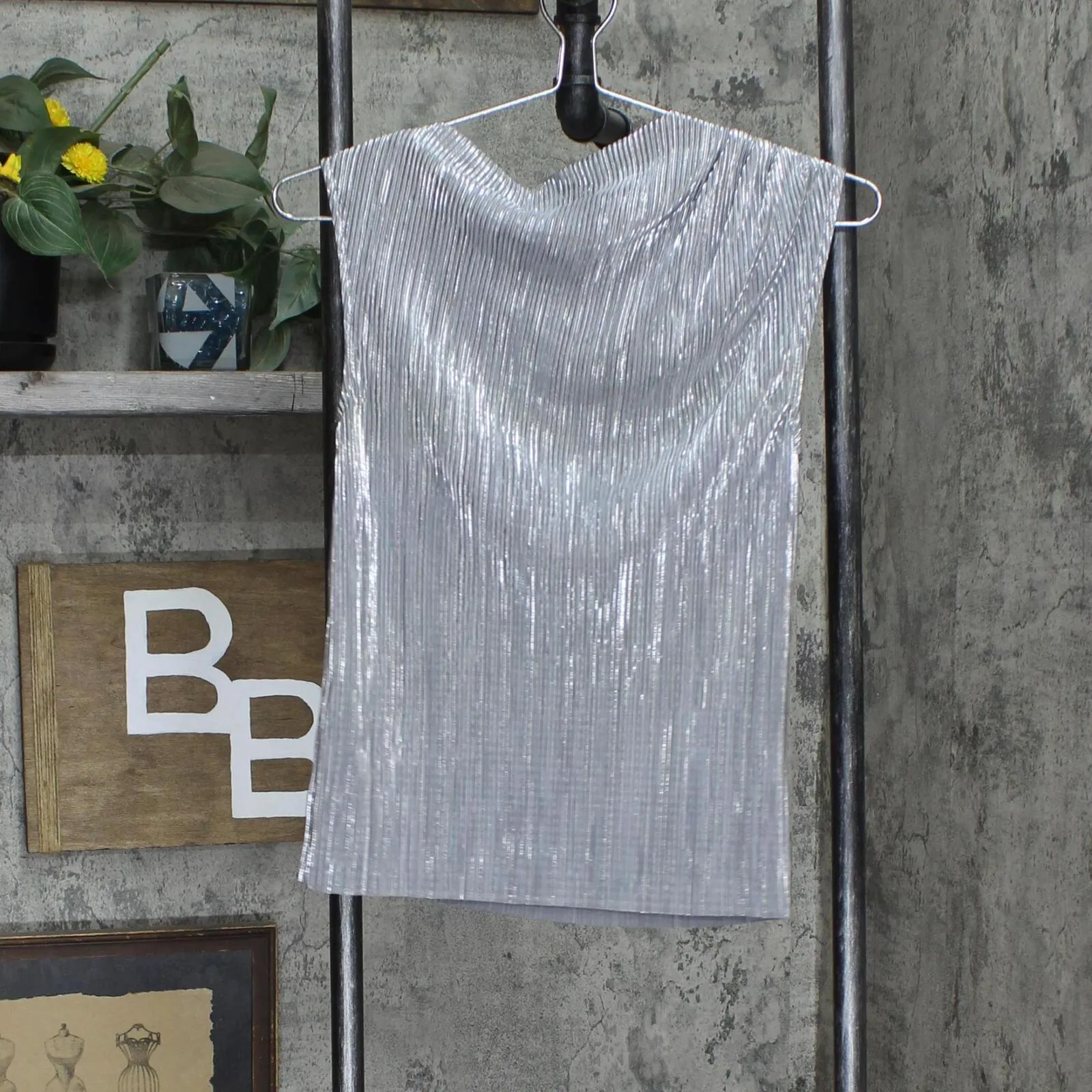 Calvin Klein Womens Sleeveless Pleated Metallic Top M2XHM865 Silver Gray XS