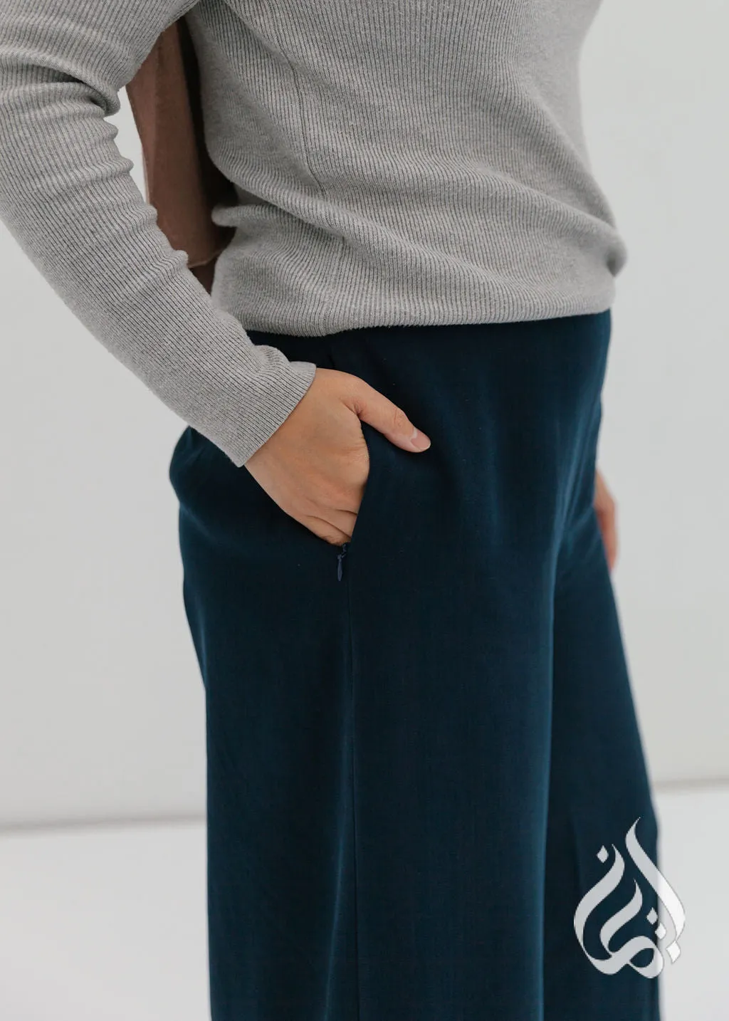 Classic Loose Fit Pants - Black