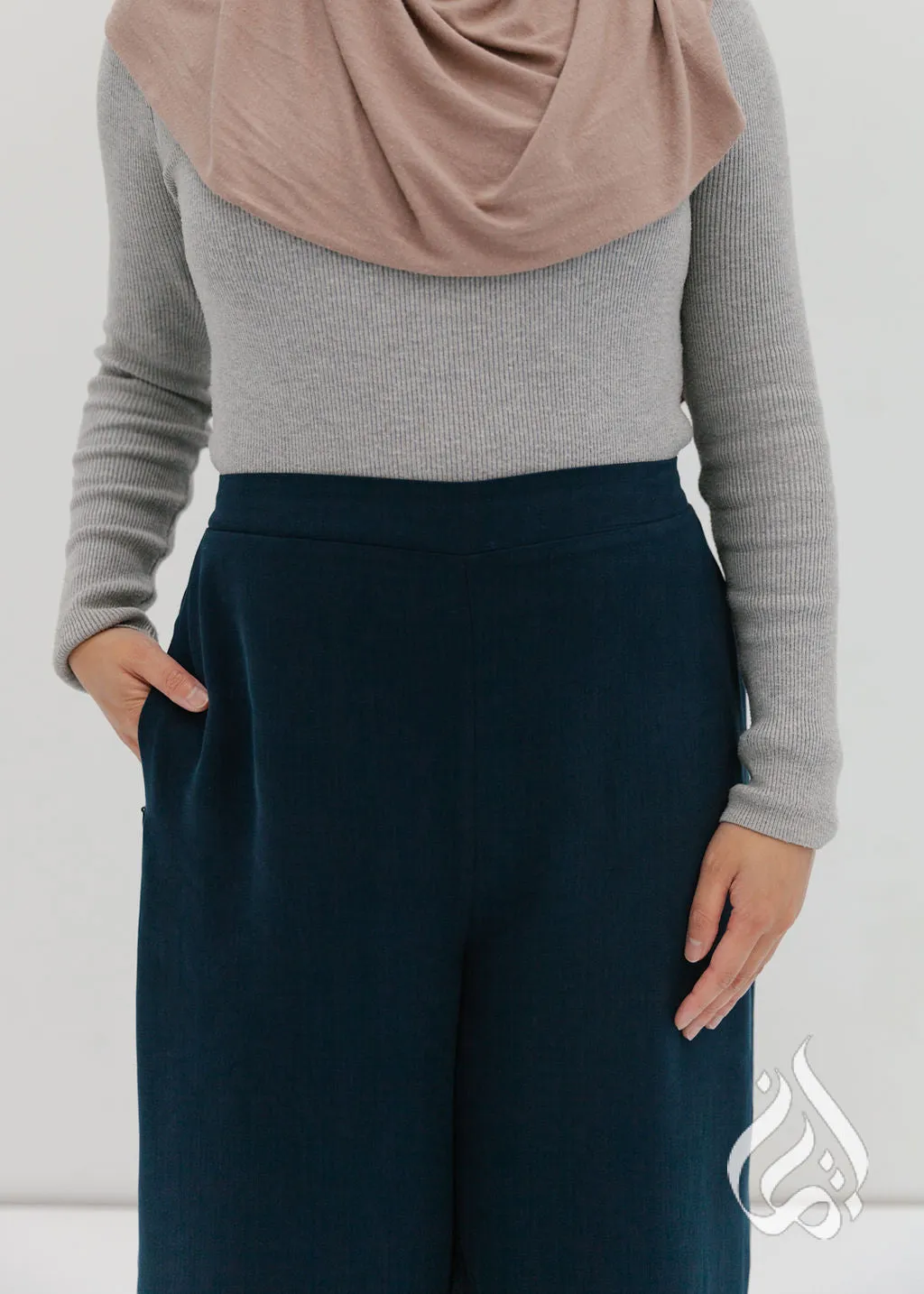 Classic Loose Fit Pants - Black