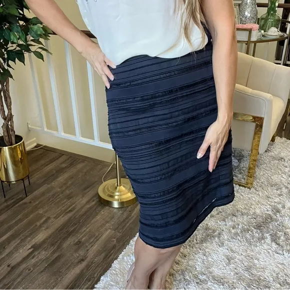Escada Knee Length Navy Blue Straight Fully Lined Pencil Vintage Skirt Size XXL