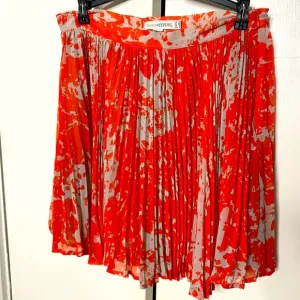 Finders keepers orange and gray pleated pattern skirt