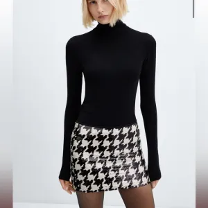 Houndstooth sequined skirt