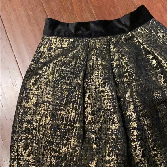 Julien Paris High Waisted Gold and Black Metallic Midi Skirt Velvet Band Size 2