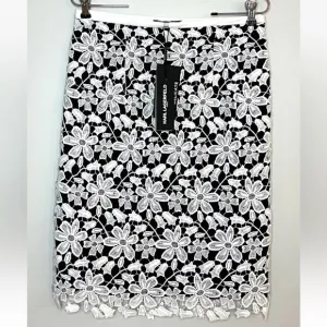 Karl Lagerfeld NEW Floral Lace Overlay Straight Pencil Skirt Sz 4