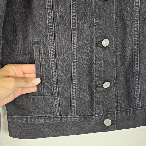 Levis Womens Denim Trucker Jacket Size XS Black Denim Dark Wash Button Front