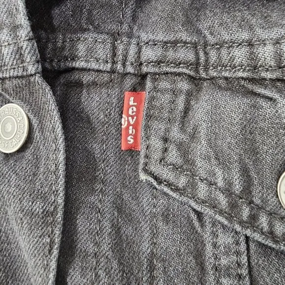 Levis Womens Denim Trucker Jacket Size XS Black Denim Dark Wash Button Front