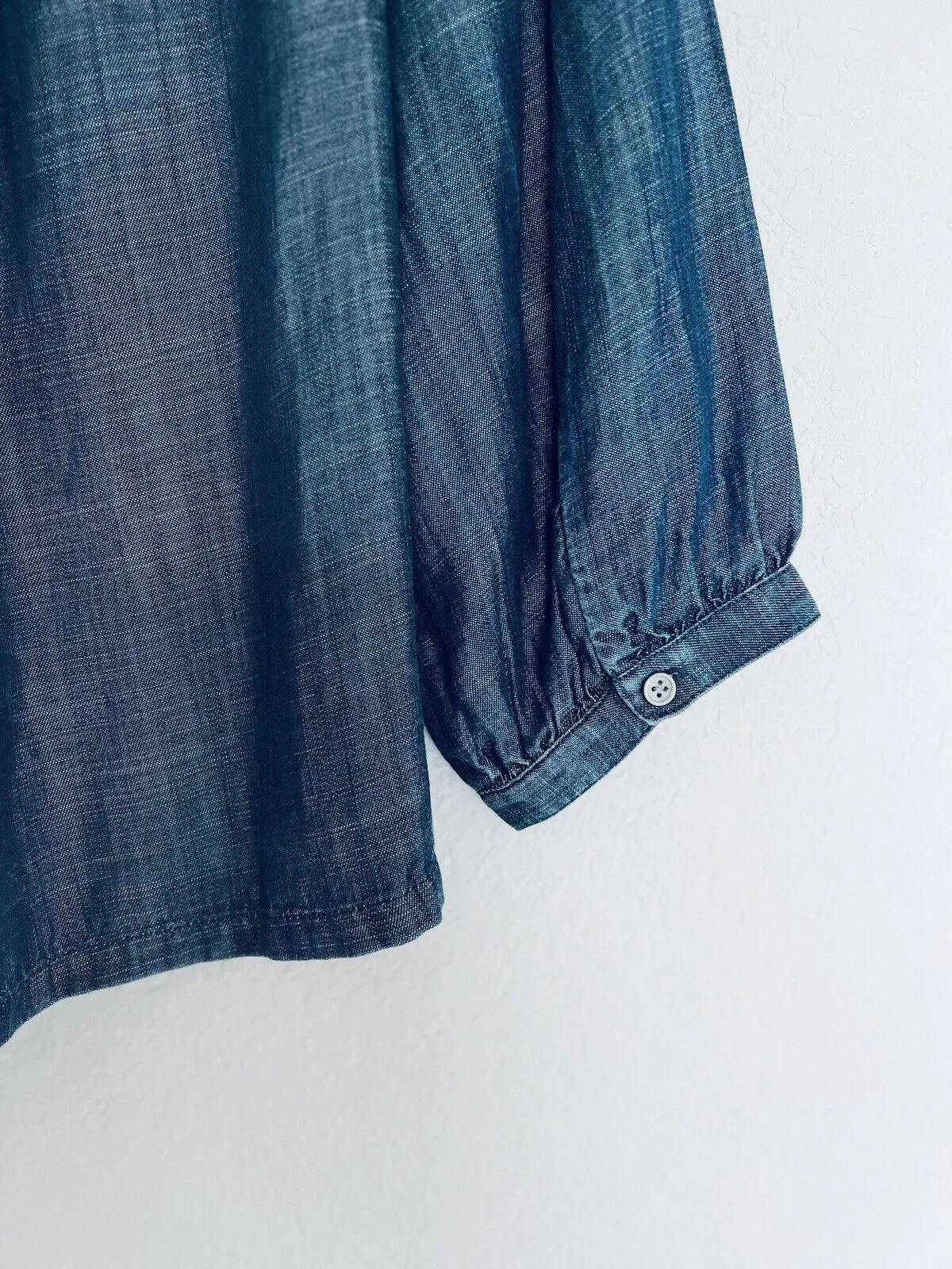 LOFT Chambray Blouse Sz M Smock Pleated Neck Balloon Sleeves Top Flowy Boho
