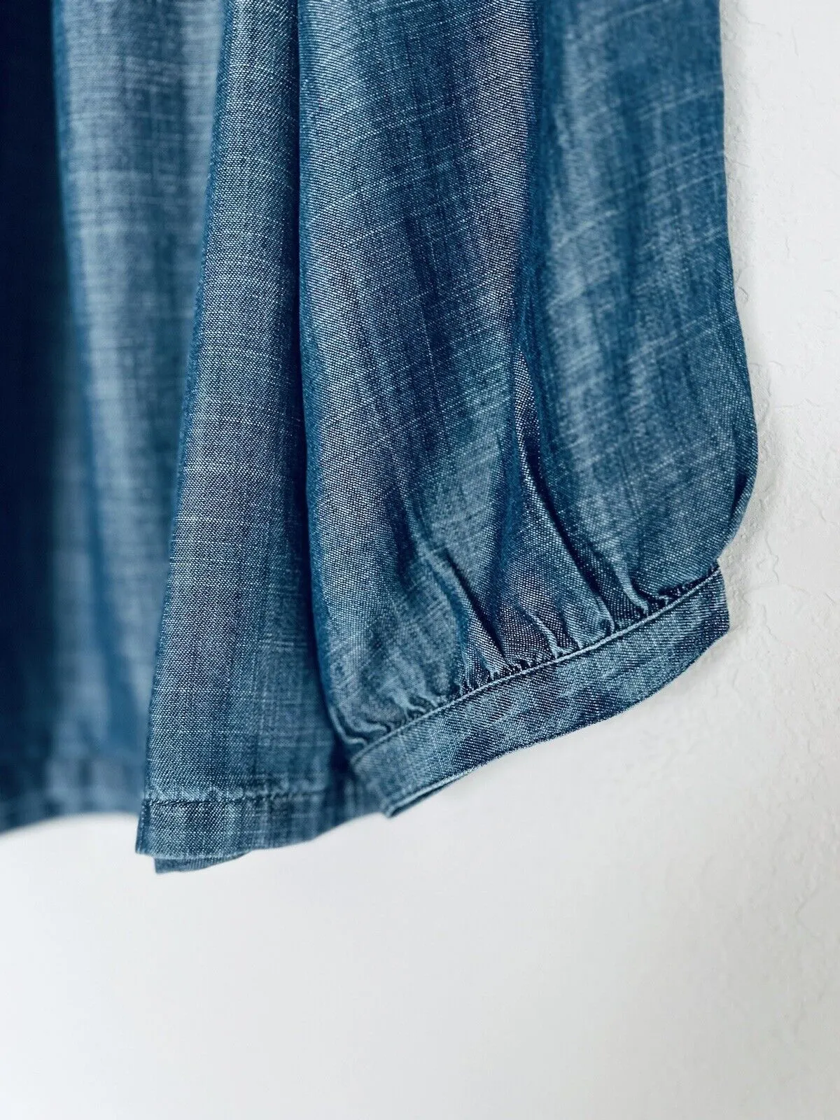 LOFT Chambray Blouse Sz M Smock Pleated Neck Balloon Sleeves Top Flowy Boho