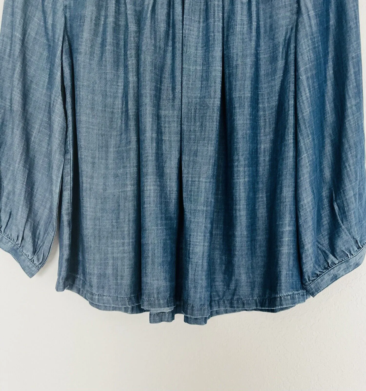 LOFT Chambray Blouse Sz M Smock Pleated Neck Balloon Sleeves Top Flowy Boho