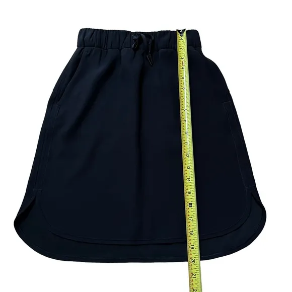 Lululemon On The Fly Skirt Woven Black Size 2