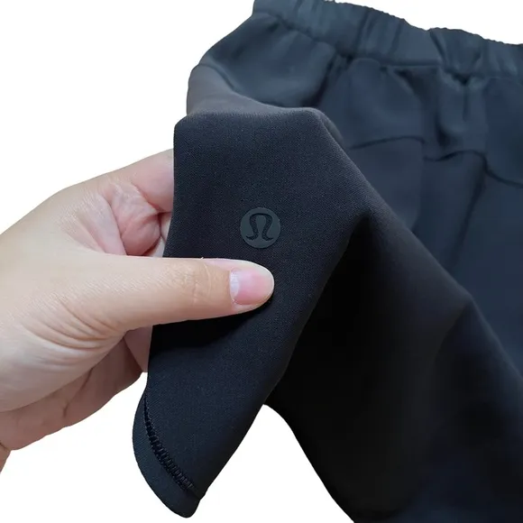 Lululemon On The Fly Skirt Woven Black Size 2