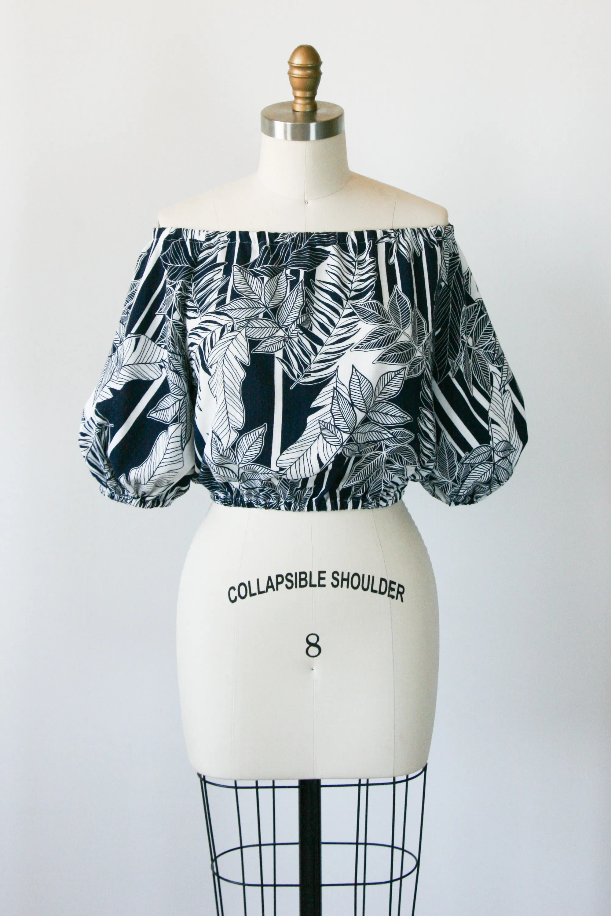 Malina Top RTW in Navy/White Leaf Print