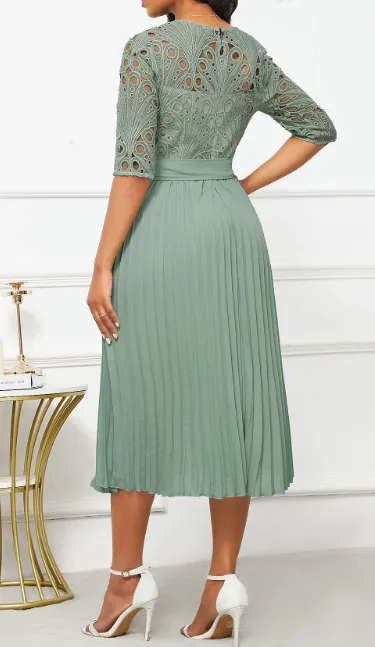 NEW Rosewe Patchwork Belted Sage Green Half Sleeve Round Neck Dress, Sz M, Retails $100