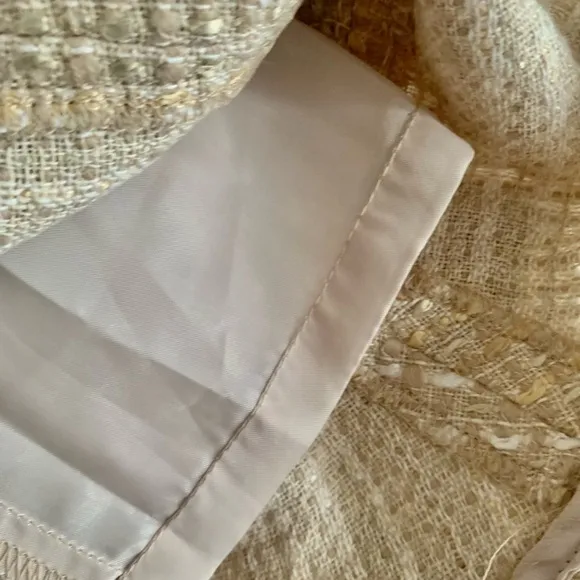NIPON BOUTIQUE size 10P beige ruffle bottom skirt in excellent condition