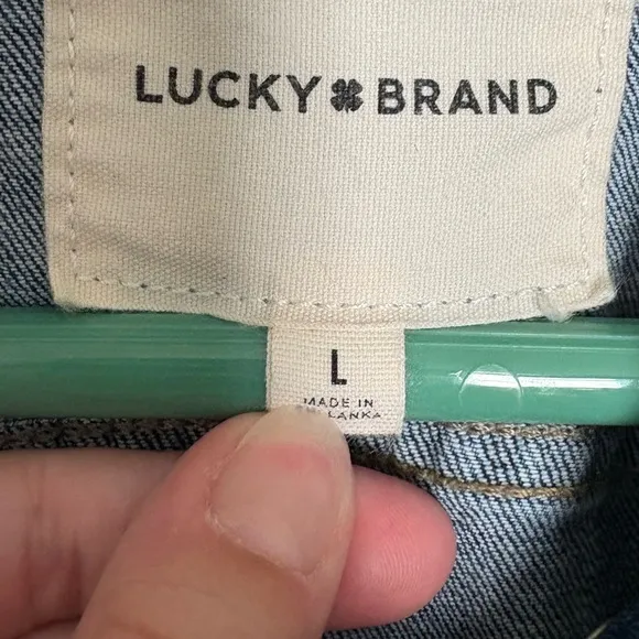 NWOT Lucky Brand Women’s Classic Jean Jacket. Size Large.