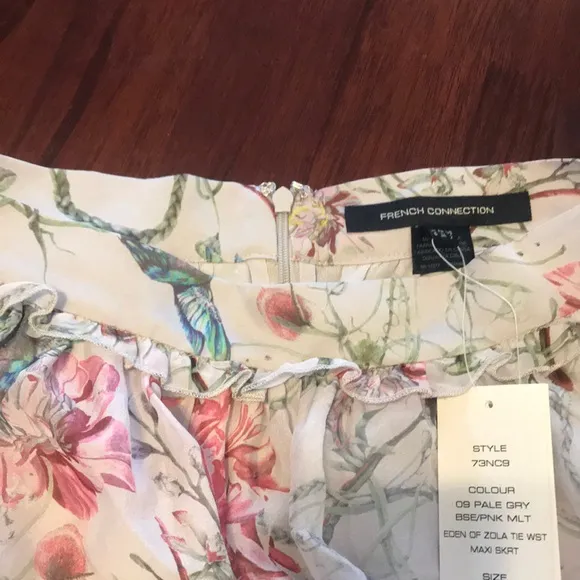NWT French Connection silk skirt. Size 2