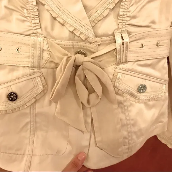 NWT WHBM Blazer White House Black Market Blazer 0 cream color ruffle belt