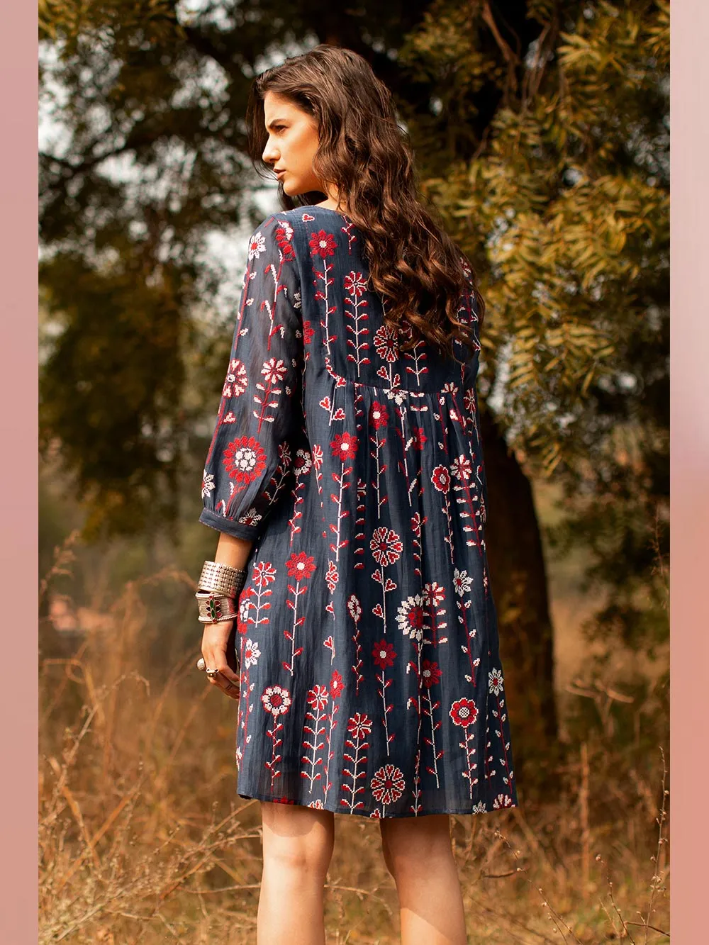 Payal Pratap   -   Dress Leslie  I  Short Dress With Embroidery All Over And Beads Detailing On Neck