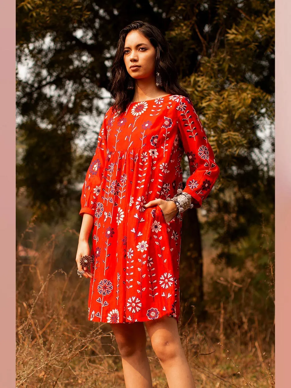 Payal Pratap   -   Dress Leslie  I  Short Dress With Embroidery All Over And Beads Detailing On Neck