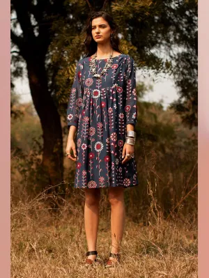 Payal Pratap   -   Dress Leslie  I  Short Dress With Embroidery All Over And Beads Detailing On Neck