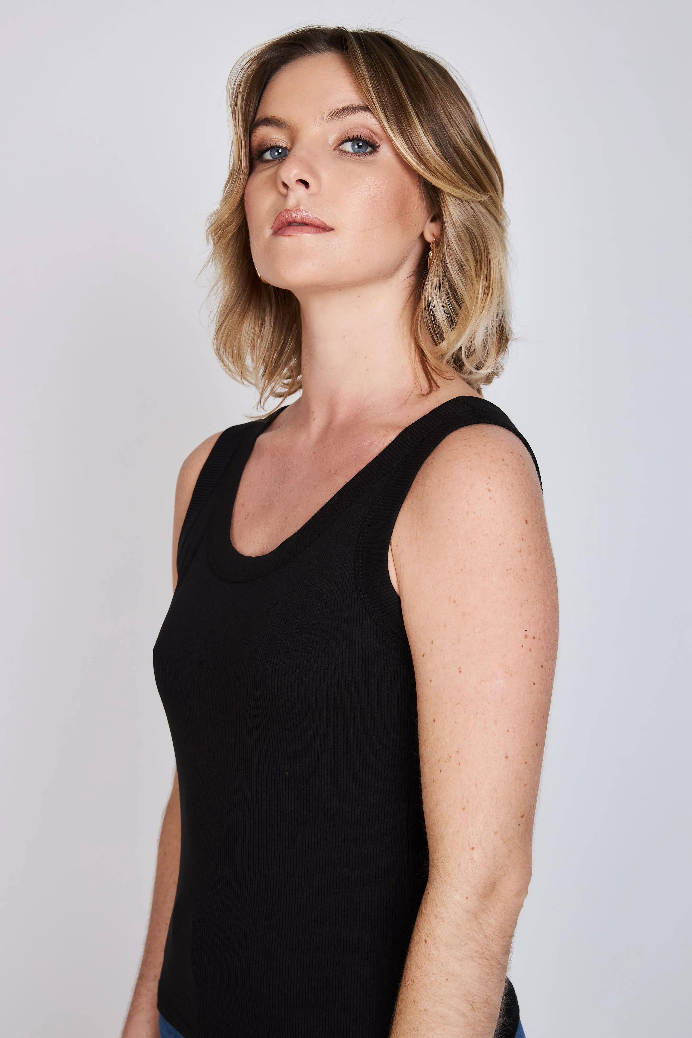Polera Musculosa Rib Lara Negro Eclipse