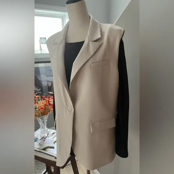 PRETTY GARDEN Tuxedo Blazer Peak Lapel Single Button Sleeveless Ivory