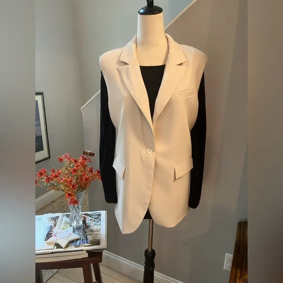PRETTY GARDEN Tuxedo Blazer Peak Lapel Single Button Sleeveless Ivory