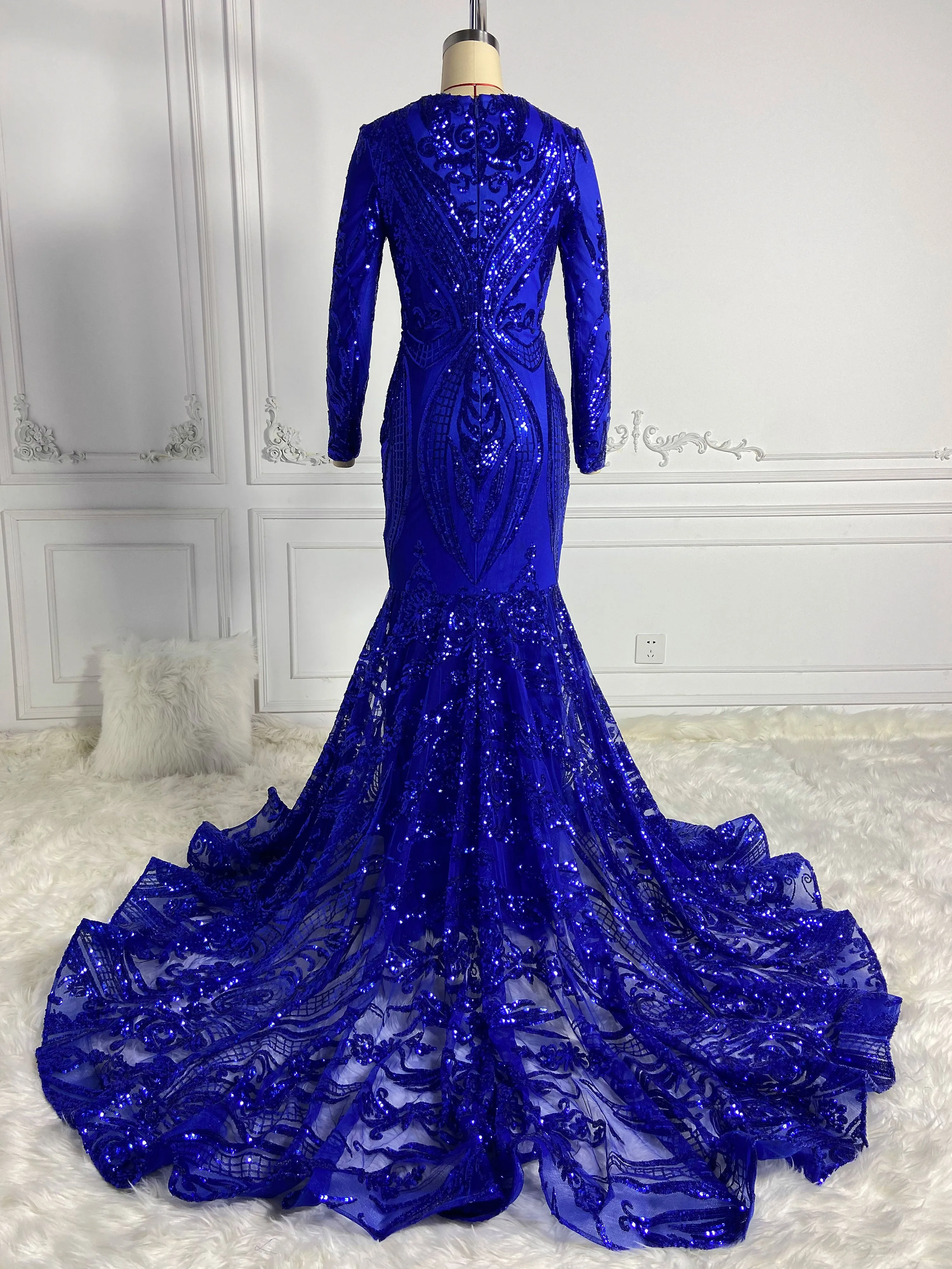 Royal Blue Round Neck Gowns