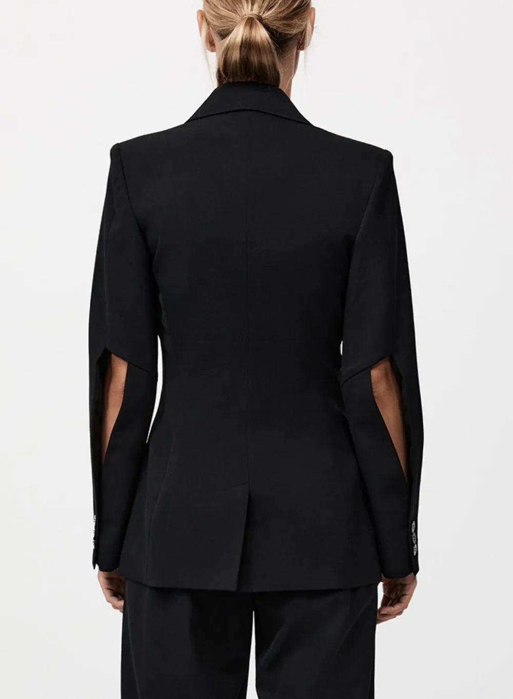 ST. AGNI | Slim Cut Out Blazer