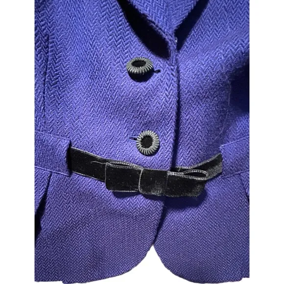 TAHARI Arthur S. Levine 2 Piece Suit