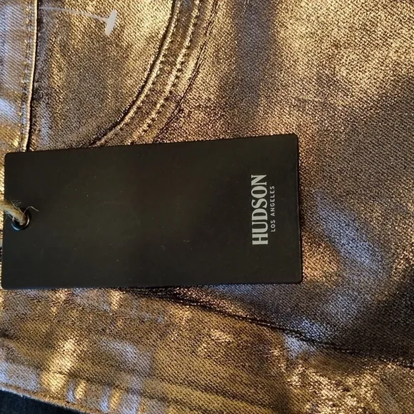 Upgrade Your Wardrobe with NWT Hudson Centerfold Skirt - The Ultimate Must-Have