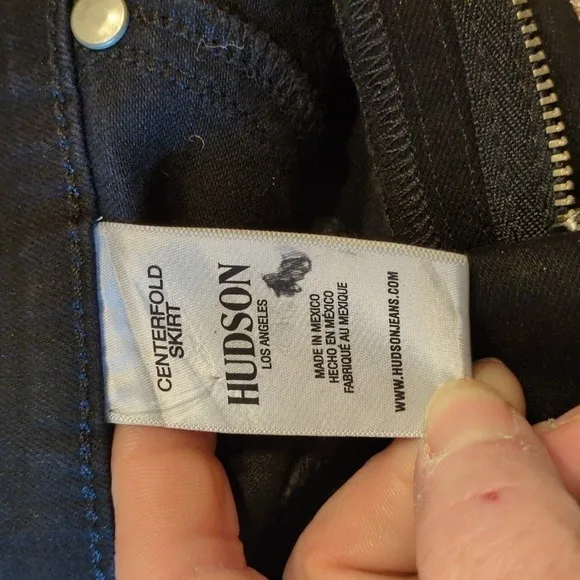 Upgrade Your Wardrobe with NWT Hudson Centerfold Skirt - The Ultimate Must-Have