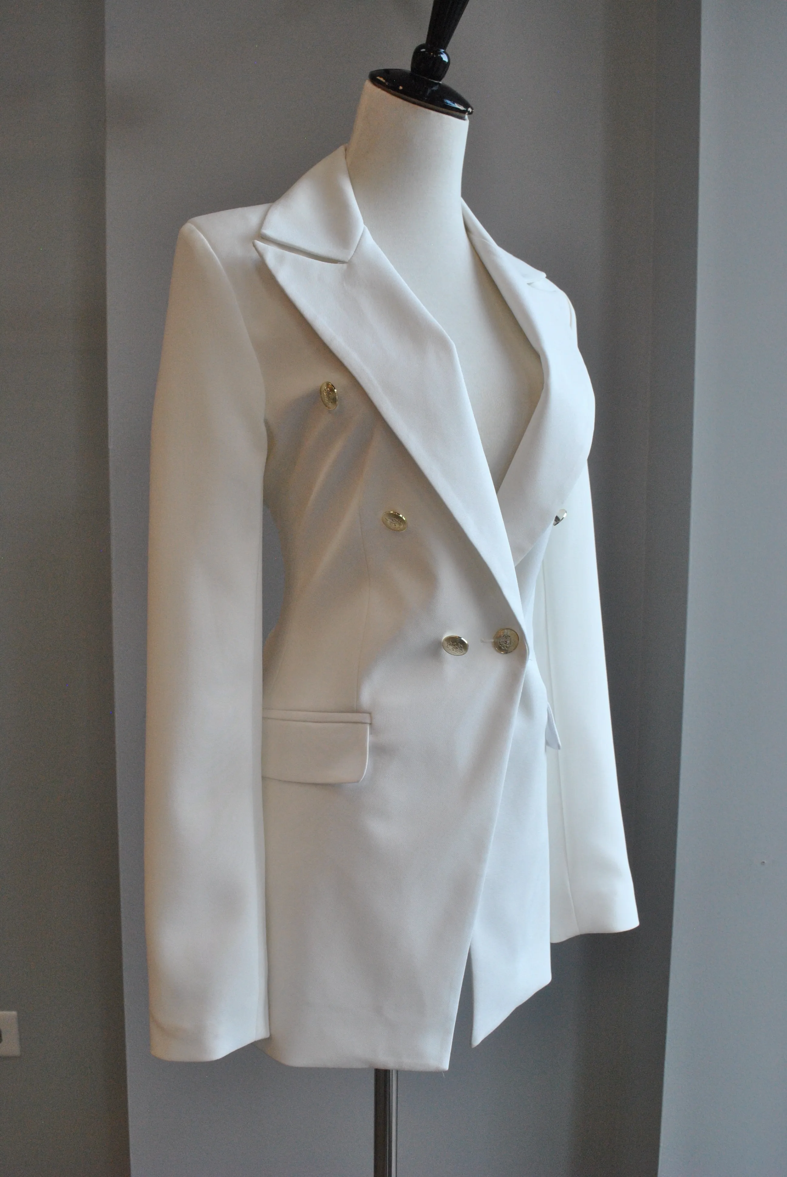 WHITE BLAZER WITH GOLD BUTTONS